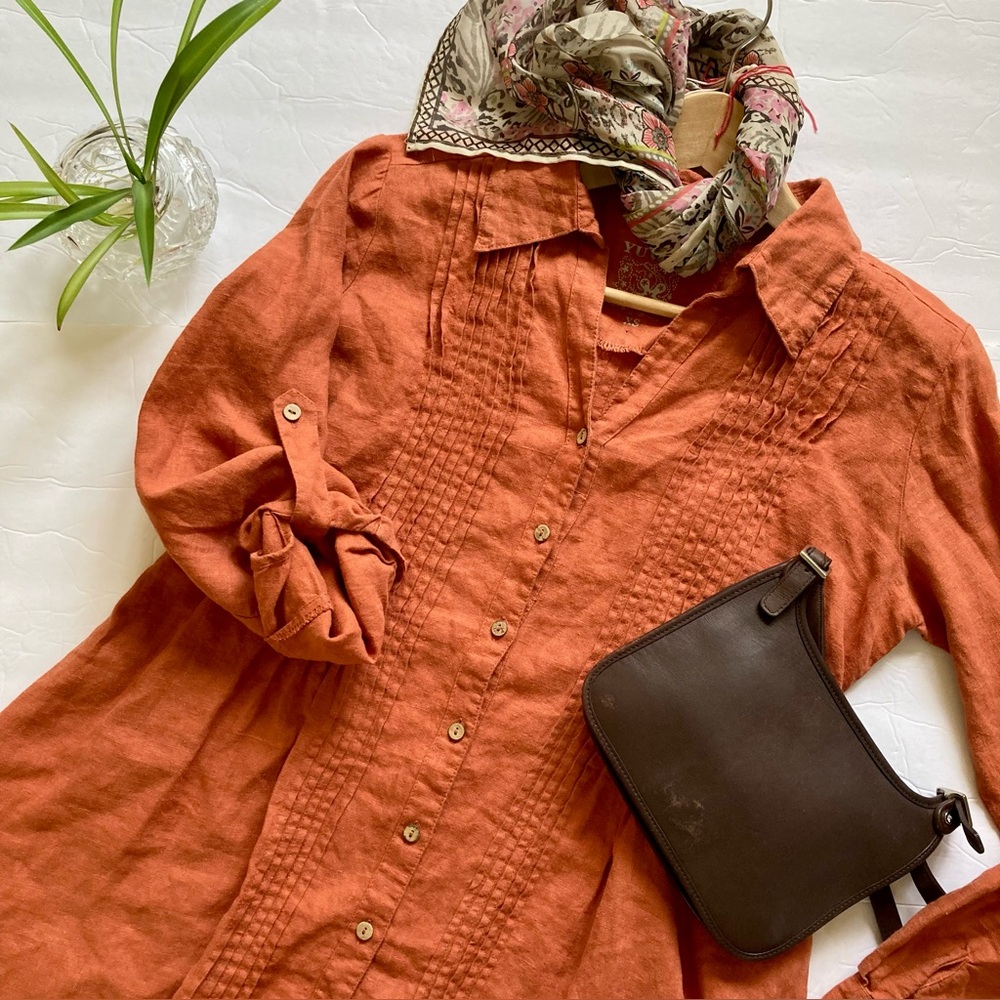 Yuvita / Linen pin-tuck tunic top